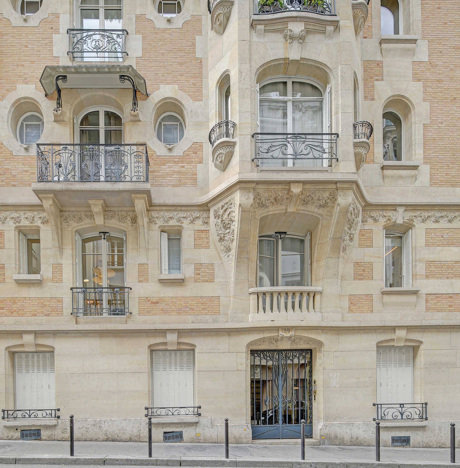 Art Nouveau facade of Maison Scheffer